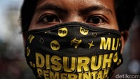 Pembagian masker itu merupakan bagian dari gerakan Jakarta Bermasker yang diluncurkan bersama dengan Polda Metro Jaya dan Pangdam Jaya.