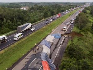 Tol Cipali yang Amblas Ditutup 1,5 Bulan, Pengiriman Paket Bisa Telat