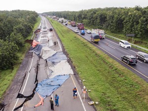 Dahsyatnya Dampak Amblas Tol Cipali ke Pengiriman Barang