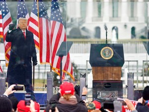 Pengacara Bantah Trump Gerakkan Pendukung Serbu Gedung Capitol AS