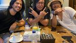 Momen Makan Ari Lasso yang Doyan Banget Makanan Jepang dan Buah Segar