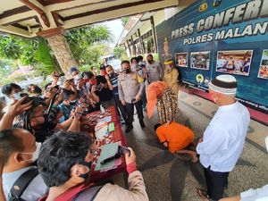 Saat Anak di Malang Cium Kaki Sang Ibu yang Cabut Laporan Kasus Pencurian