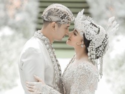 7 Pesona Seleb Cantik Blasteran Pakai Baju Adat Saat Nikah, Bikin Terpukau
