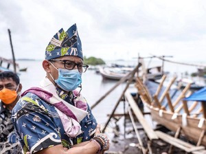 Libur Cuti Bersama 2021 Dikurangi, Ini Respons Sandiaga