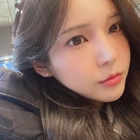 Selain wajahnya, Sia juga sempat mengaku jika dulu ia bekerja di sebuah agensi real estate. Foto: Instagram @jinsia95