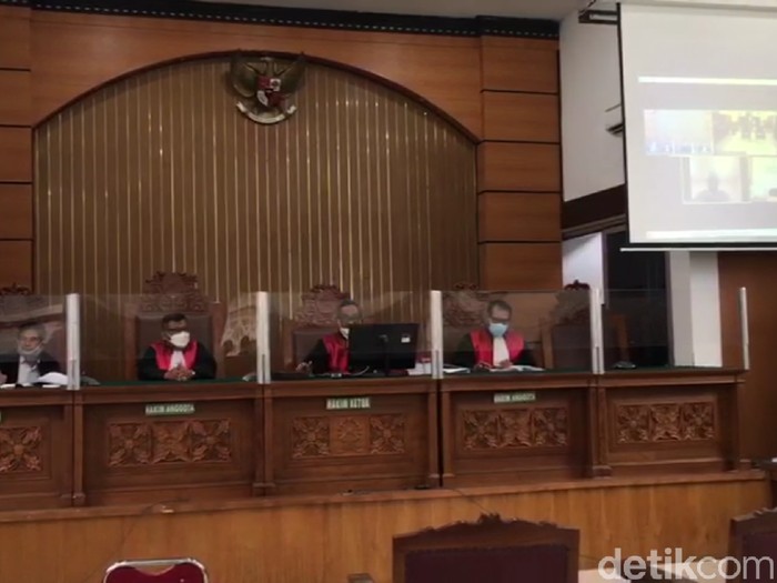 Sidang Gus Nur