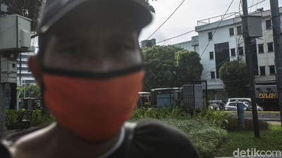 Tugu Peti Mati COVID-19 di Senen Kok Engga Ada?