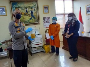 Pernah Terpapar COVID-19, Wakapolda Metro Donor Plasma Konvalesen