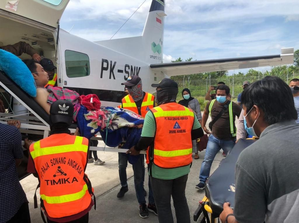 Warga Intan Jaya yang ditembak di depan istri oleh KKB diterbangkan ke RSUD Mimika untuk mendapatkan perawatan (dok Istimewa)