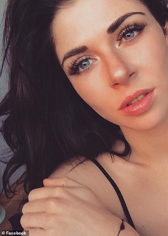 Menurut petugas hotel ada kegaduhan pukul 3 pagi. Pagi harinya, Marc datang ke lobi dengan gelisah.  Foto: dok. Facebook