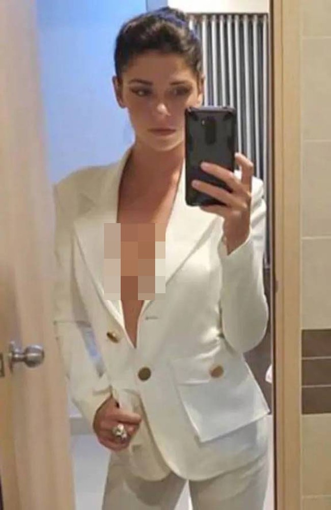 Setelah itu hubungan mereka menjadi spesial hingga keduanya melakukan liburan ke Swiss. Dan menginap di hotel mewah Hotel la Palma au Lac yang berada di kaki pegunungan Alpen. Di situ lah Anna tewas di usia 22 tahun. Foto: Facebook