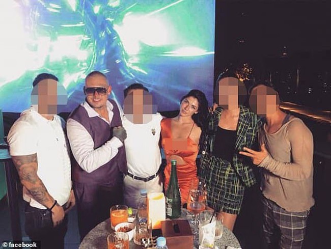 Saat itu dia berlibur bersama seorang pria yang diketahui adalah kekasihnya, Marc Schatzle yang kini didakwa sebagai pembunuh Anna. Pria 30 tahun asal Jerman itu mengatakan bahwa kematian Anna karena sebuah ketidaksengajaan. Marc mengklaim bahwa mereka melakukan seks erotis namun berujung maut. Meski begitu pihak pengadilan tidak mempercayai klaimnya tersebut.  Foto: Facebook