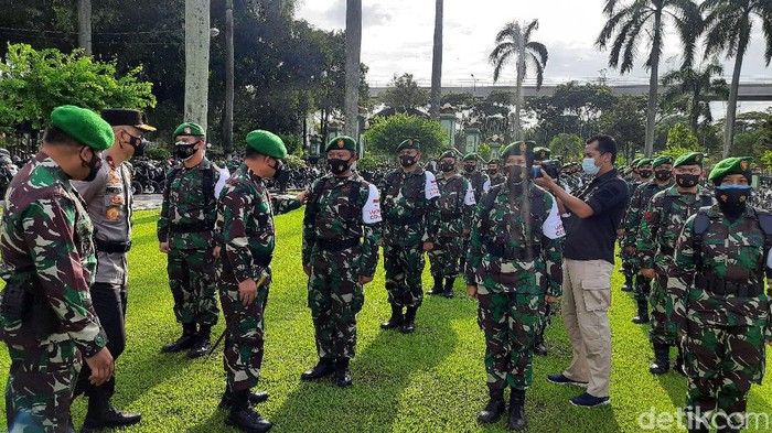 Apel persiapan vaksinator TNI (Fathan/detikcom)