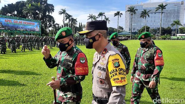 Apel persiapan vaksinator TNI (Fathan/detikcom)