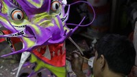 Pertunjukan tarian naga telah dilarang di Pecinan Manila karena pandemi. Padahal tradisi Tahun Baru Imlek tersebut diyakini membantu mengusir kemalangan.