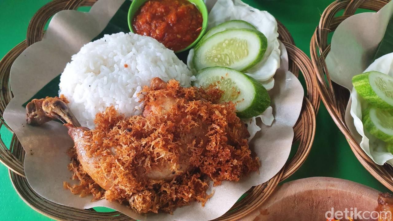 Ayam Bakar Mas Toro: Pedas Gila! Ayam Bakar dengan Sambal Ndawer