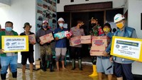 Penyaluran bantuan dari proyek pembangunan PLTGU Jawa 1 ini melalui Posko Bencana Kecamatan Cilamaya Wetan ini bekerjasama dengan unsur Muspika Cilamaya Wetan termasuk unsur TNI dan Polri.