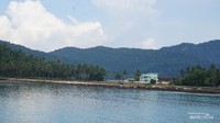 Batu Lepe tempat menikmati pemandangan laut. Berada persis di perbatasan Indonesia, Batu Lepe sajikan pemandangan eksotis.