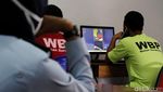 Begini Cara Warga Binaan di Lapas Solo Melepas Rindu