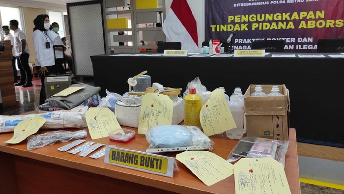Buka Praktik Aborsi Ilegal, Pasutri di Bekasi Ditangkap Polisi