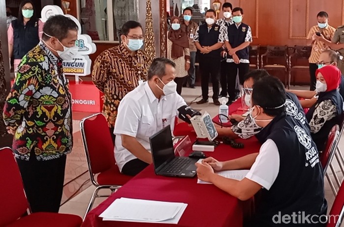 Bupati Joko Sutopo