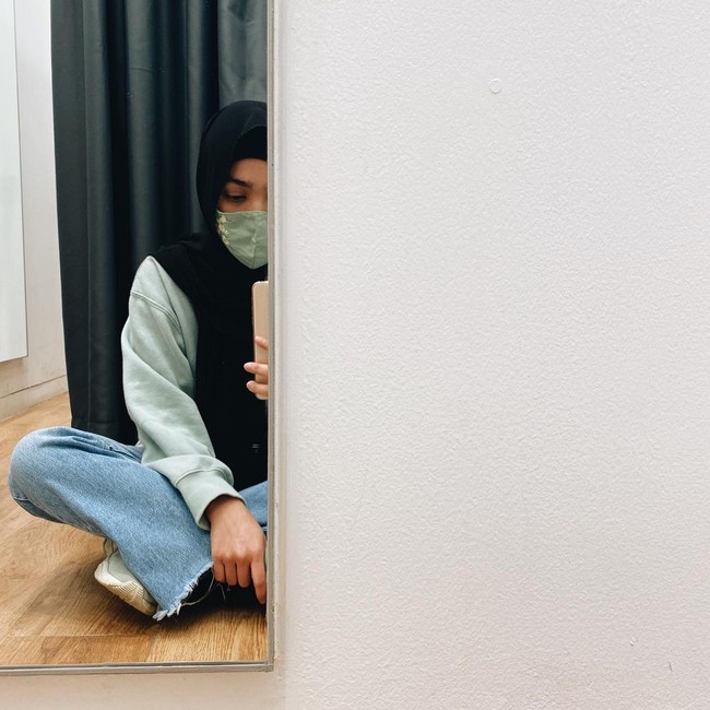 Sebelumnya Cut Syifa memang beberapa kali menampilkan gayanya berbusana hijab. Namun sebatas untuk keperluan syuting sinetron dan endorsement. Foto: Instagram/@cutsyifaa