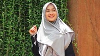 Mengenakan hijab, Cut Syifa menjadi makin cantik. Foto: Instagram