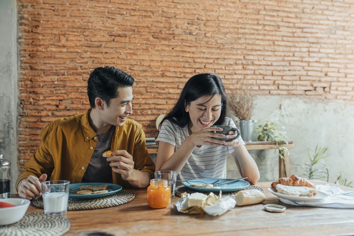 Ilustrasi pasangan Ilustrasi pasangan