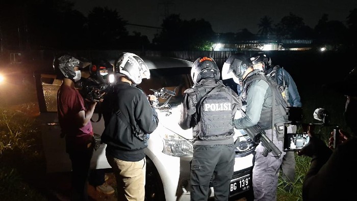 Kondisi mobil rental yang dibawa kabur pelaku saat ditemukan Tim Jaguar di Depok
