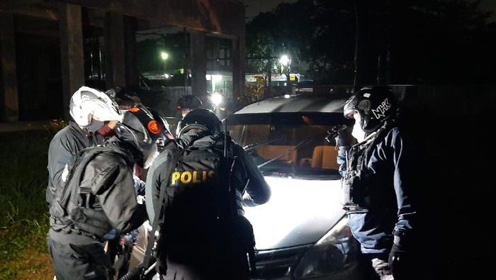 Kondisi mobil rental yang dibawa kabur pelaku saat ditemukan Tim Jaguar di Depok