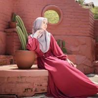 Bella sudah berusaha untuk mempertahankan rumah tangganya dengan pria asal Malaysia tersebut. Bella dan Engku Emran menikah di Malaysia pada 8 September 2017. Pernikahan itu pun diadakan sangat tertutup. Lalu keduanya menggelar resepsi pernikahan di Bandung. Foto: Instagram @laudyacynthiabella.