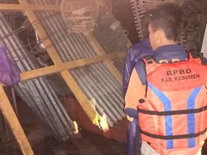 3 Orang Hilang Tertimbun Tanah Longsor di Kebumen