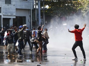 Polisi Myanmar Tembakkan Peluru Karet, 3 Orang Demonstran Terluka