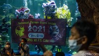 Atraksi barongsai dalam air ini pun akan diselanggarakan pada 12-14 Februari pada pukul 13.30 WIB.
