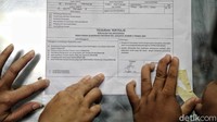 Jika ada yang melanggar Prokes seperti tidak menerapkan kapasitas 50 persen jumlah karyawan maka akan dikenakan teguran tertulis.