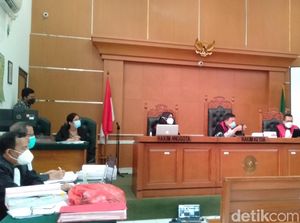 Bahas Cuitan Cukong, Pengacara Syahganda-Saksi Berdebat Sengit di Sidang