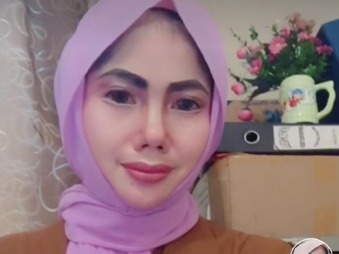 tiktok Wanita yang berasal dari Ketapang Kalimantan Barat viral di TikTok