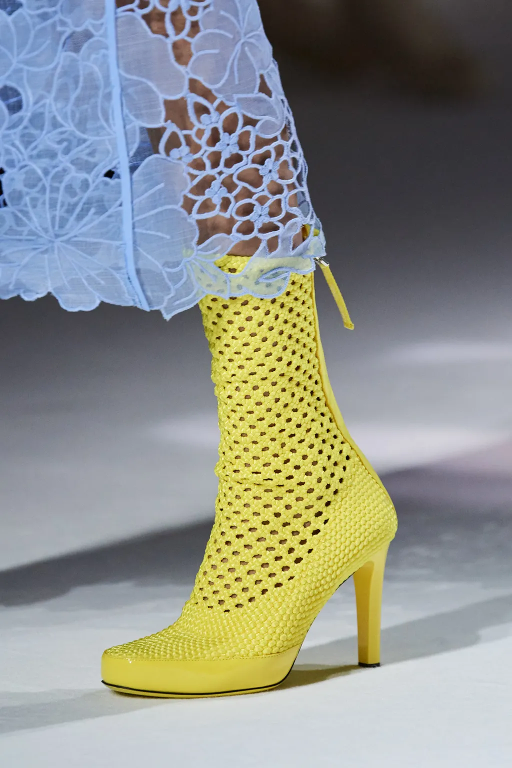 Tren Sepatu Wanita 2021