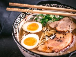 Harga Makanan di Turki Anjlok hingga Tempat Makan Ramen Babi di Jakarta