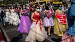 Puluhan Wanita Bergaun Pengantin Ikut Protes Kudeta Myanmar
