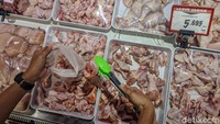 Dengan perkembangan tersebut, perkiraan secara tahun kalender sebesar 0,25% dan secara tahunan (year-on-year/YoY) 1,26%. 