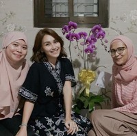 Ivan pun mengungkapkan harga potong rambut seperti Ayu Ting Ting tersebut. Kalau kayak gitu di salon aku sekitar tiga jutaan, aku Ivan Gunawan.  Foto: Instagram @ayutingting92