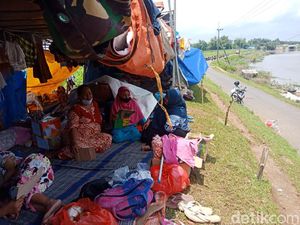 Derita Pengungsi Imbas Banjir 8 Hari Tak Kunjung Surut di Jombang