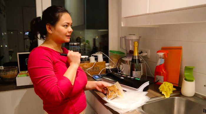 Bikin Pesanan Rendang 15 Kg di Belanda, Wanita Ini Raup Rp 9 Juta! Bikin Pesanan Rendang 15 Kg di Belanda, Wanita Ini Raup Rp 9 Juta!