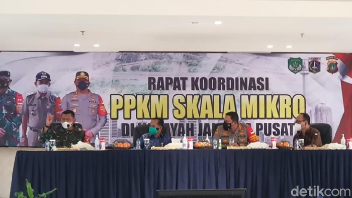 Forkopimda Jakpus bentuk polisi relawan (Fathan/detikcom)