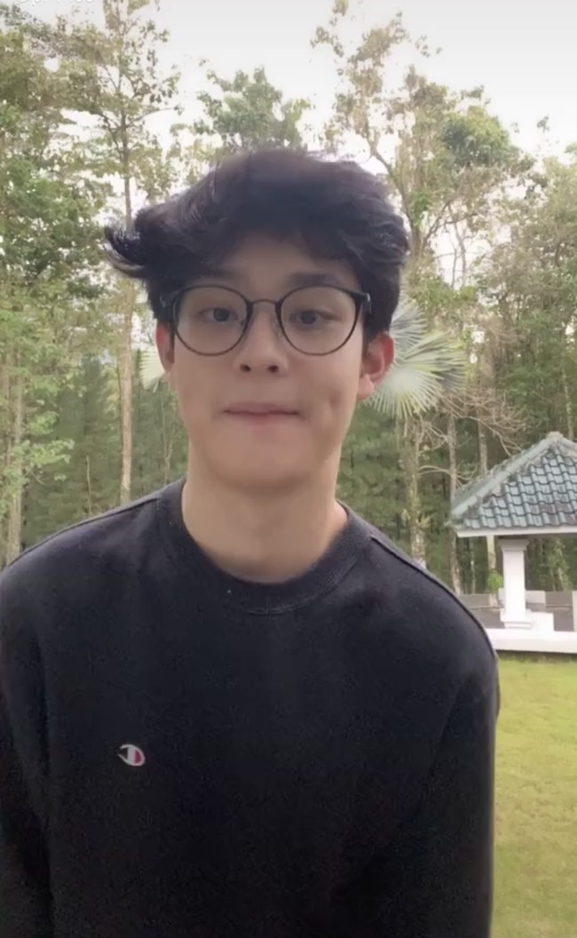 Gabriel Prince mencuri perhatian sejak muncul di video TikTok teman sekolahnya, Raina (@rainagrce). Video itu mendapat 100 ribu views dalam beberapa hari setelah diunggah. Foto: TikTok pr4nce