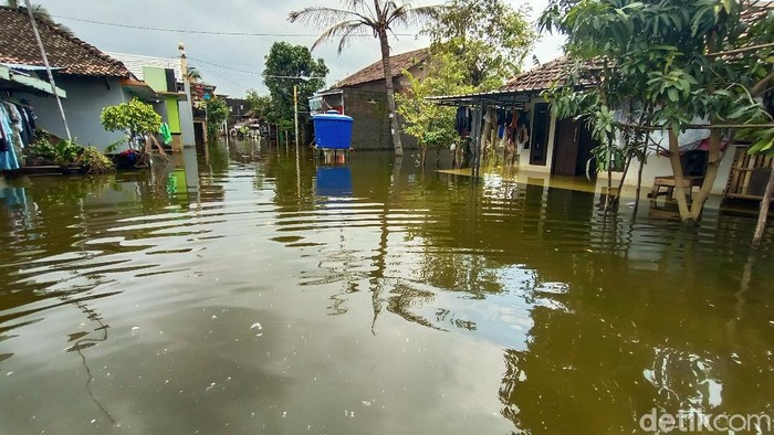 Genangan Banjir di Desa Jati Wetan, Kecamatan Jati, Kudus, Kamis (11/2/2021).