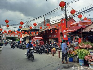 Geliat Imlek di Glodok Mulai Terasa, Meski Tak Semeriah Tahun Lalu