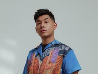 5 Chord dan Lirik Lagu Jatuh Cinta: Pandangan Pertama hingga Kesempurnaan Cinta