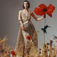 Rumah mode Dior menampilkan koleksi busana Imlek 2021 dengan motif bunga yang elegan. Foto: dok. Dior.